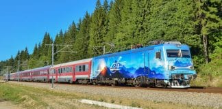 Ministrul Transporturilor, lăsat în așteptare la call center-ul CFR: „15 minute nu mi-a răspuns nimeni!” Ce măsuri a luat