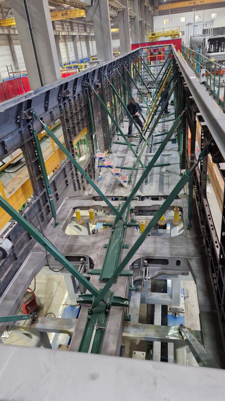 tren electric ARF PESA