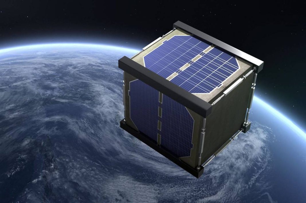 satelit din lemn SpaceX