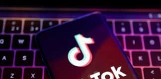 Unde se informează românii? Televiziunea rezistă, TikTok câștigă publicul suveranist (sondaj) TikTok Donald Trump