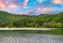 Sistem de vizitare nou la Lacul Sfânta Ana. Ce reguli impune Administrația rezervației naturale din județul Harghita