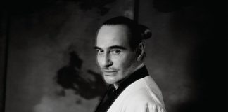 John Galliano, omagiat la Met într-o retrospectivă-eveniment John Galliano