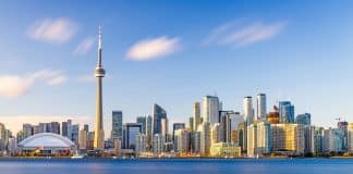 Canada schimbă bancnota de 20 de dolari. Cum arată noua versiune, prima cu Regele Charles și un design vertical Canada
