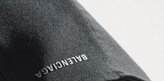 Balenciaga schimbă registrul pentru vara 2027. Culori puternice, croieli relaxate și teniși minimalist Balenciaga